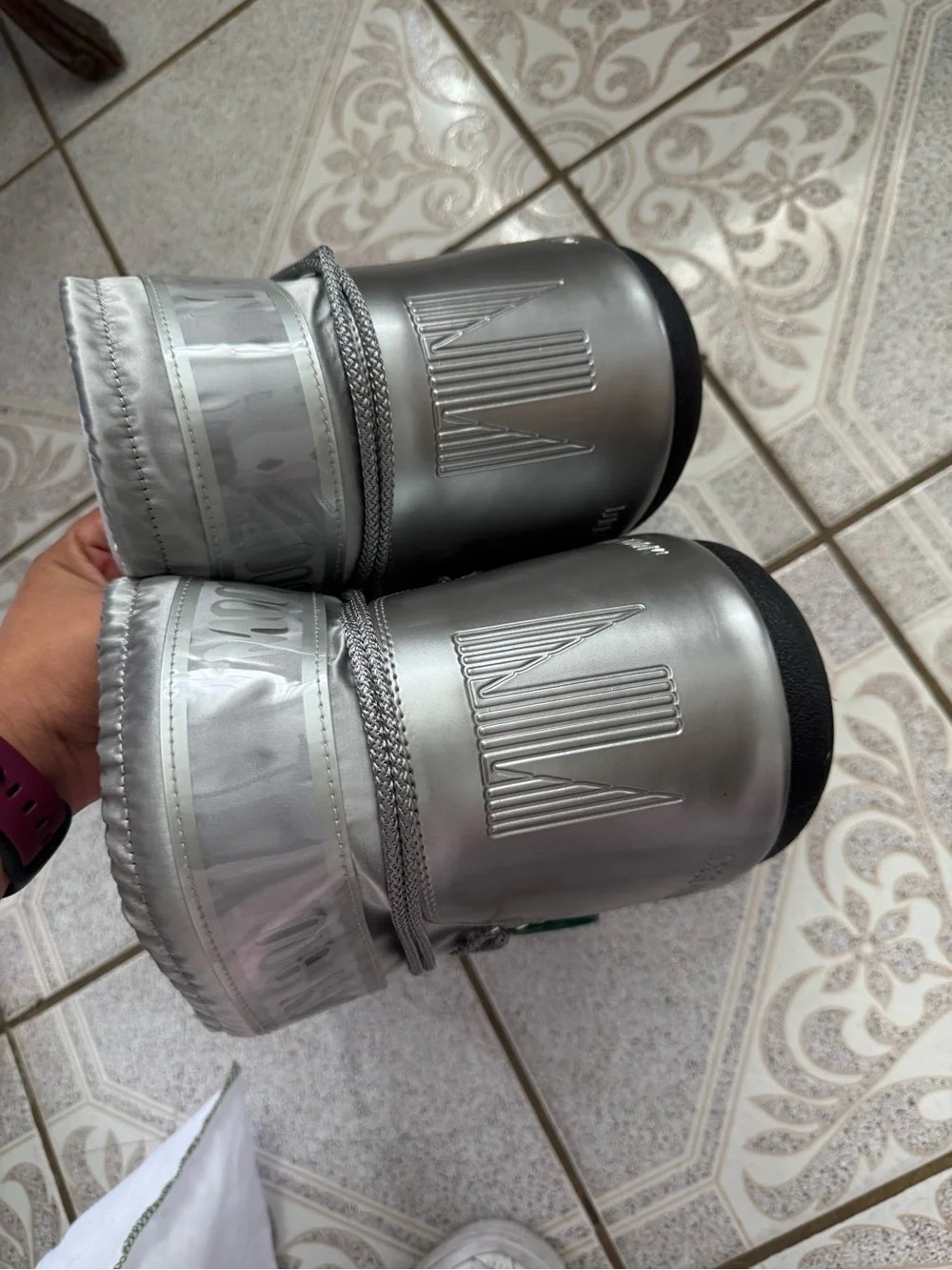 Moon Boot unisex Silver low glance boots